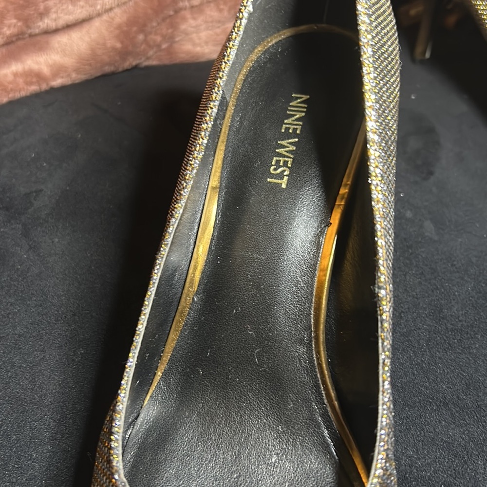 Sparkly Nine West Pointed Toe Heels Size 10 - image 4